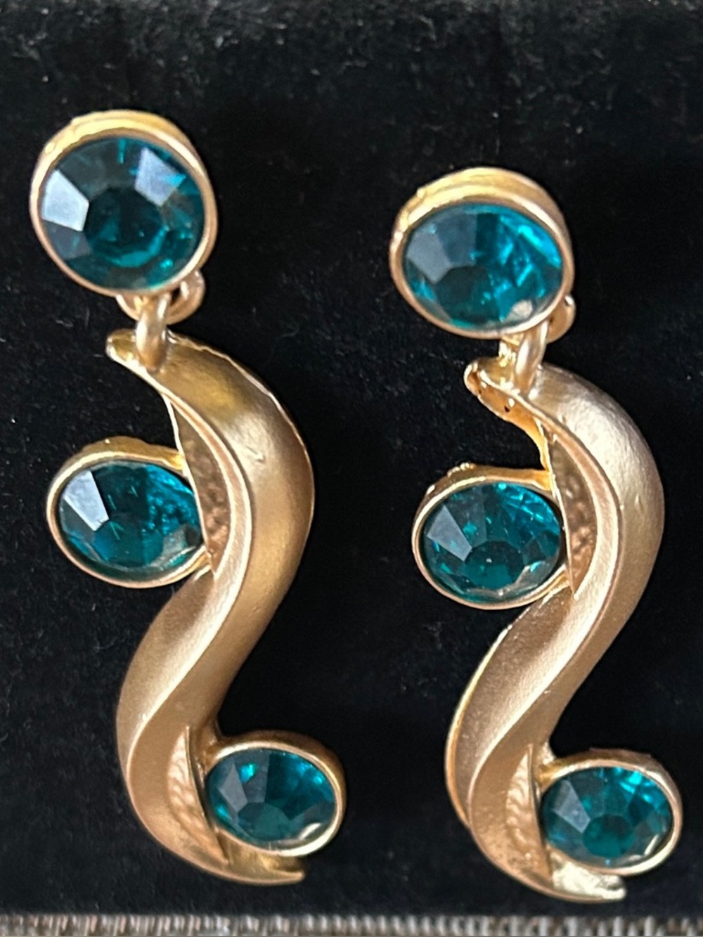 ON SALE GOING FAST!!!Jewelry Gold-Tone Necklace with Teal Gemstones - Picture 3 of 3